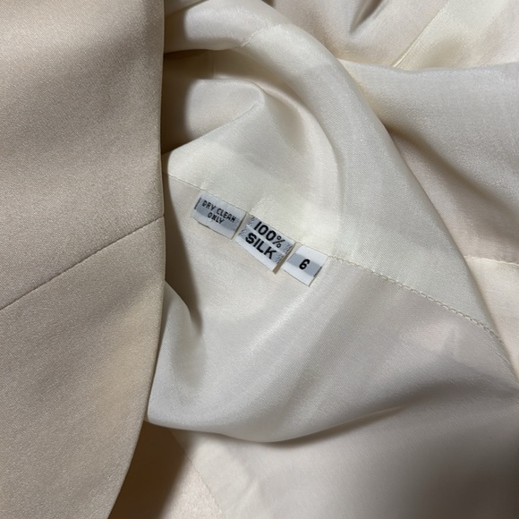 VINTAGE SILK STATEMENT BLAZER - Picture 15 of 16